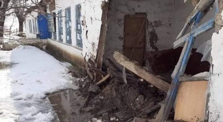 Отдел образования Джалилабадского района прокомментировал обрушение стены школы - ОБНОВЛЕНО