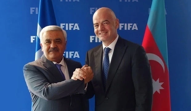 Президент ФИФА поздравил Ровнага Абдуллаева - ФОТО