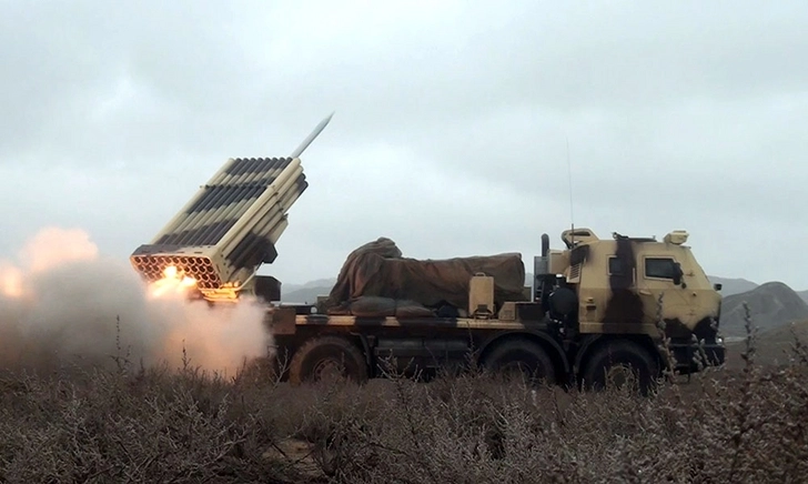 Минобороны: Ракетные и артиллерийские подразделения выполнили задачи по огневой подготовке - ВИДЕО