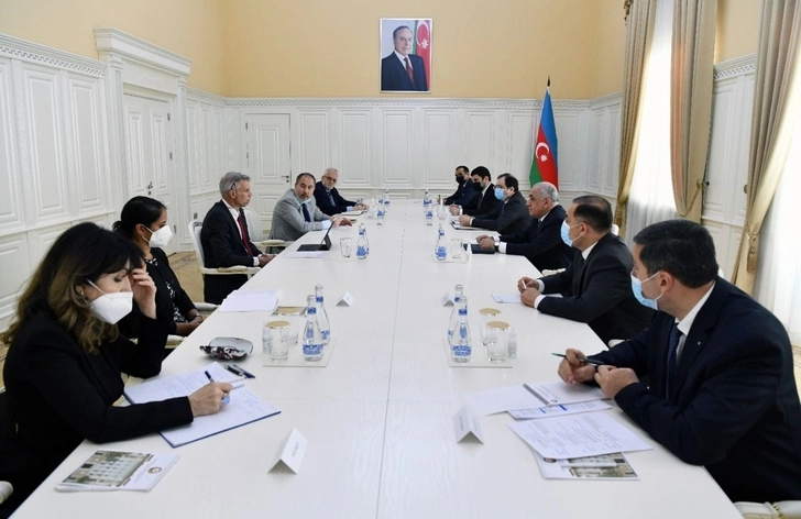 Али Асадов встретился с региональным директором ВБ по Южному Кавказу