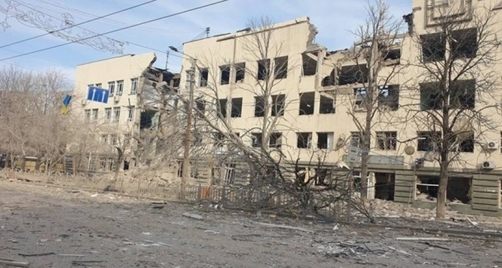 В Харькове подвергнуто обстрелу жилое здание – ФОТО