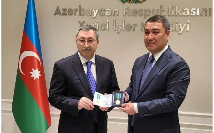 Халафу Халафову вручили медаль за вклад в развитие отношений с Казахстаном