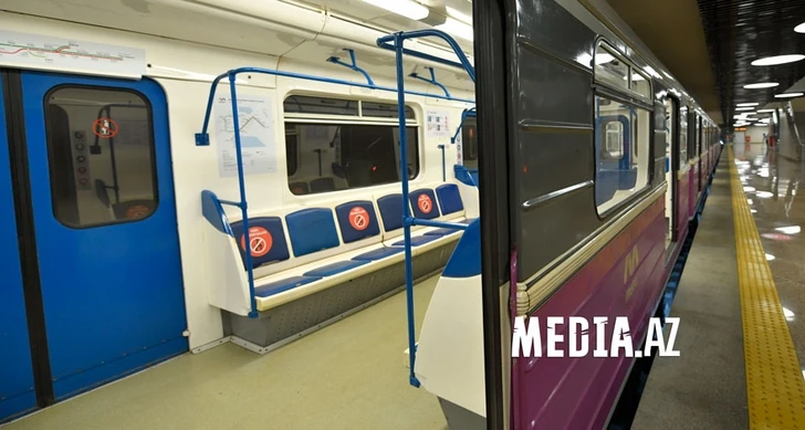 Стало известно по какой причине в бакинском метро пассажиров высадили из поезда - ОБНОВЛЕНО