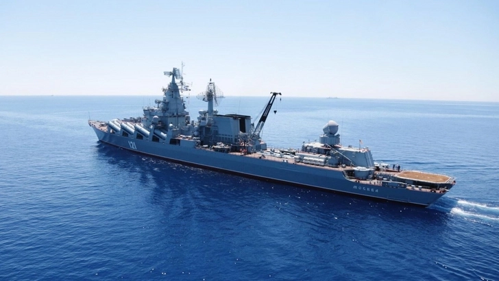 Минобороны РФ: крейсер «Москва» затонул при буксировке