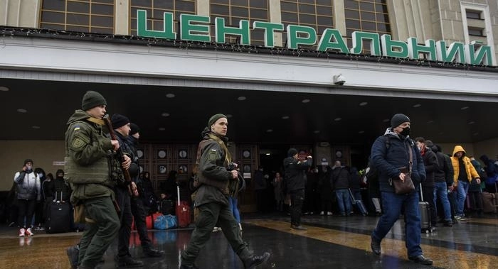 В Киеве сократили продолжительность комендантского часа