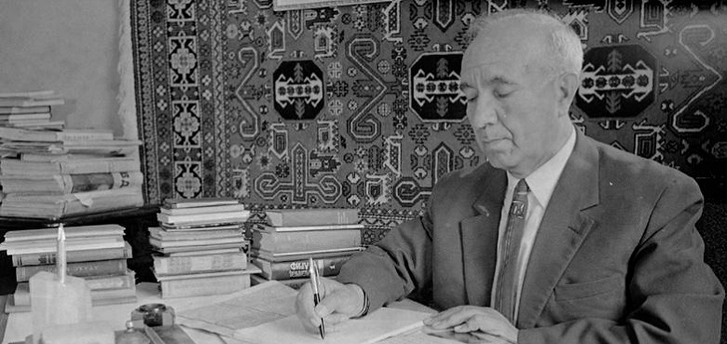 Исполняется 114 лет со дня рождения выдающегося писателя и ученого-литературоведа Мир Джалала Пашаева