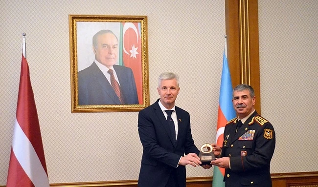 Обсуждены вопросы расширения военного сотрудничества между Азербайджаном и Латвией - ФОТО