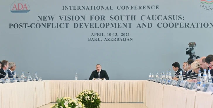 Ильхам Алиев провел встречу с участниками международной конференции - ФОТО/ВИДЕО - ОБНОВЛЕНО