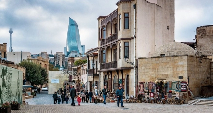 Обнародовано число иностранцев, посетивших Азербайджан в апреле