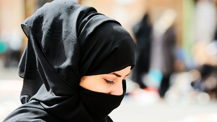 В Афганистане женщин обязали носить хиджабы