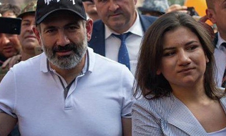 В Армении протестующие окружили ресторан, в котором находилась дочь Пашиняна - ВИДЕО