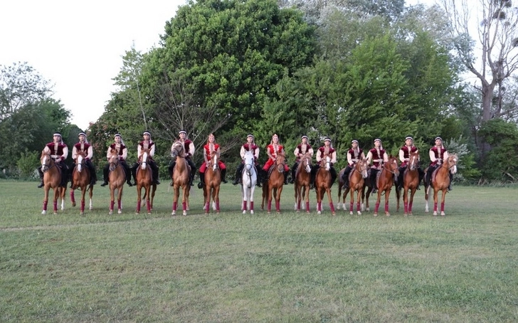 Карабахские скакуны выступят в королевском конном шоу в Лондоне - ФОТО