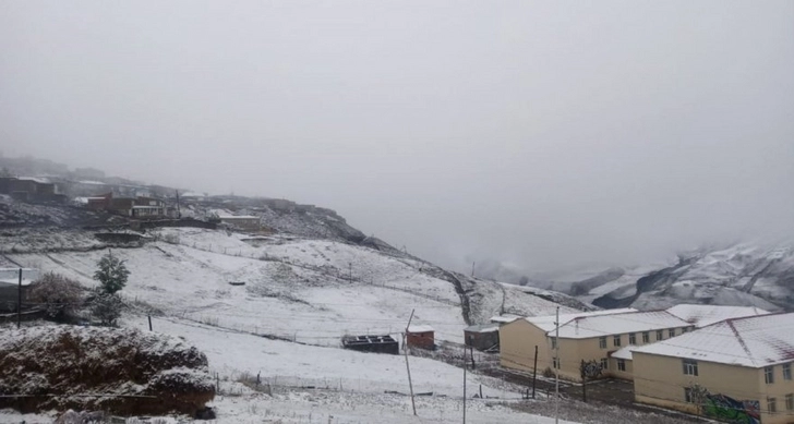 Высота снежного покрова в Хыналыге превысила 10 см