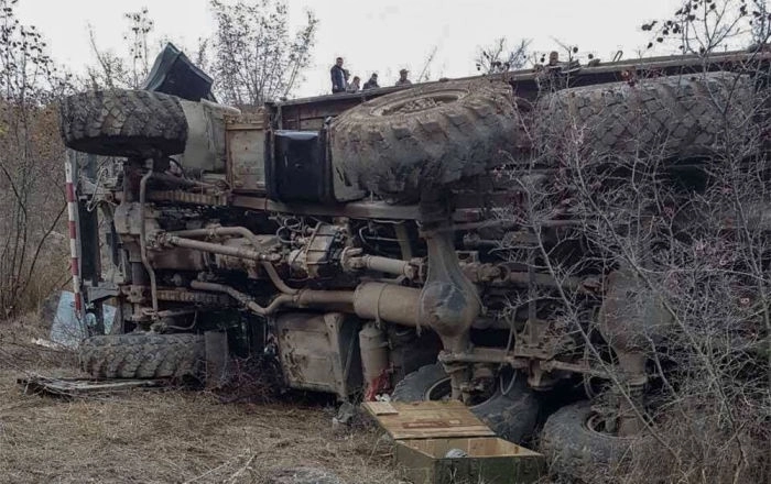 Грузовик минобороны Армении попал в ДТП: пострадали 11 военнослужащих