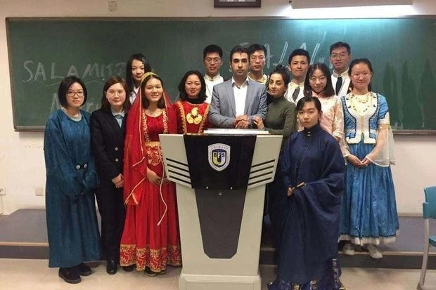 В Пекинском университете языков состоялся первый выпуск по специальности «Азербайджанский язык» - ФОТО