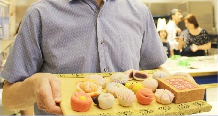 В Баку состоялся мастер-класс по изготовлению традиционных японских сладостей - ФОТО