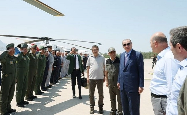 Эрдоган встретился с прибывшими в Турцию азербайджанскими пожарными - ФОТО