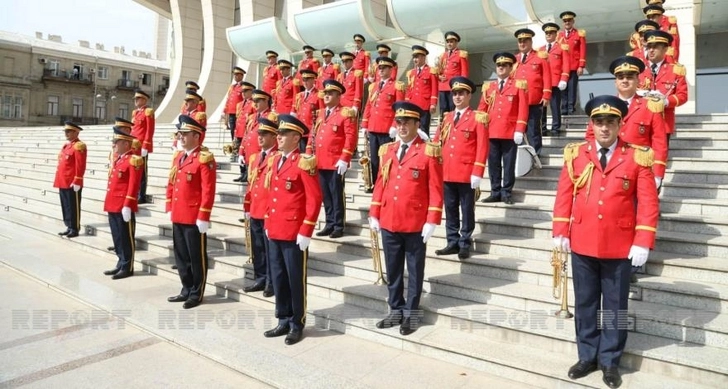 В Баку начались марши военных оркестров по случаю Дня Вооруженных Сил - ФОТО/ВИДЕО