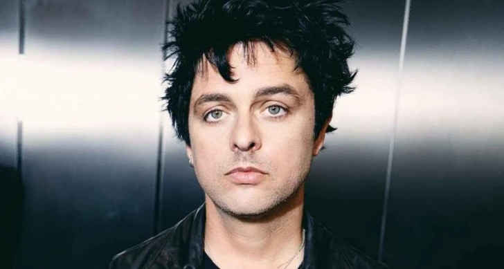 Лидер Green Day отказался от гражданства США