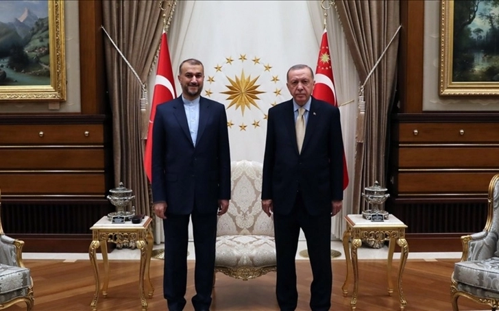 Эрдоган провел встречу с министром иностранных дел Ирана