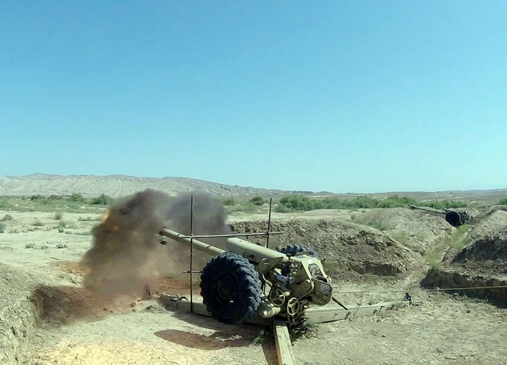 Минобороны: В артиллерийских подразделениях азербайджанской армии проходят учения с боевой стрельбой - ВИДЕО