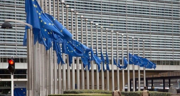 Bloomberg: Европарламент одобрил кредит для Украины на сумму €1 млрд