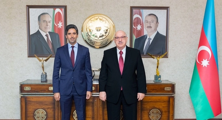 Президент AZAL встретился с послом Катара в Азербайджане