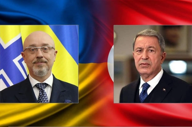Акар и Резников обсудили пути прекращения огня в Украине