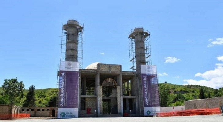 Проводится капитальный ремонт Зангиланской городской мечети