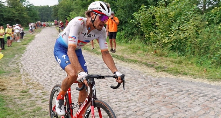 Итальянский велогонщик сломал шею на «Тур де Франс»