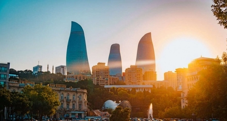 Завтра воздух в Баку прогреется до 37 градусов