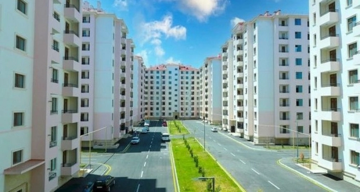 Какое количество квартир в Азербайджане были сданы в аренду по гослинии?