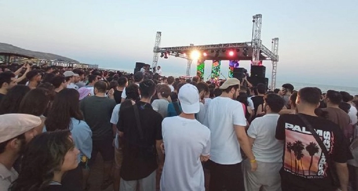 В Баку проходит первый рок-фестиваль под открытым небом - ВИДЕО