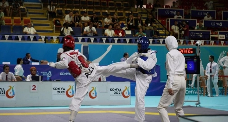 Азербайджанский тхэквондист завоевал серебро на V Исламиаде в Конье - ФОТО