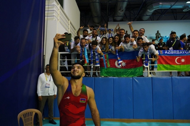 Еще один азербайджанский борец вольного стиля выиграл золото Исламиады - ФОТО