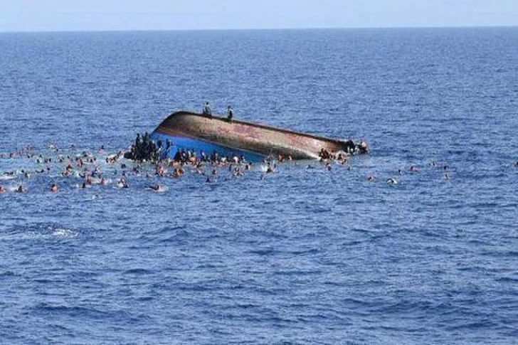 В Индии на реке перевернулось судно, 20 человек погибли