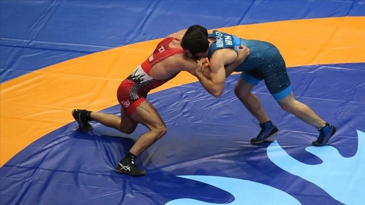 Еще два азербайджанских борца стали чемпионами мира