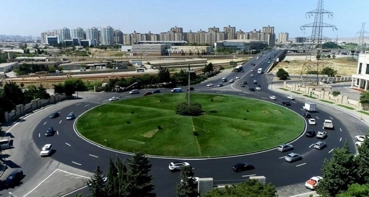 В Низаминском районе Баку отремонтирована кольцевая развязка - ВИДЕО