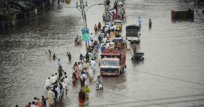 Число погибших в результате наводнений в Пакистане превысило 1,1 тыс. человек