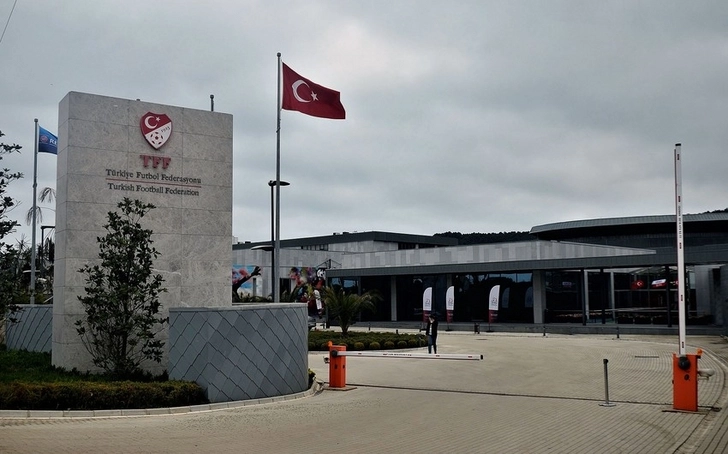 Задержаны лица, обстрелявшие здание Федерации футбола Турции - ОБНОВЛЕНО