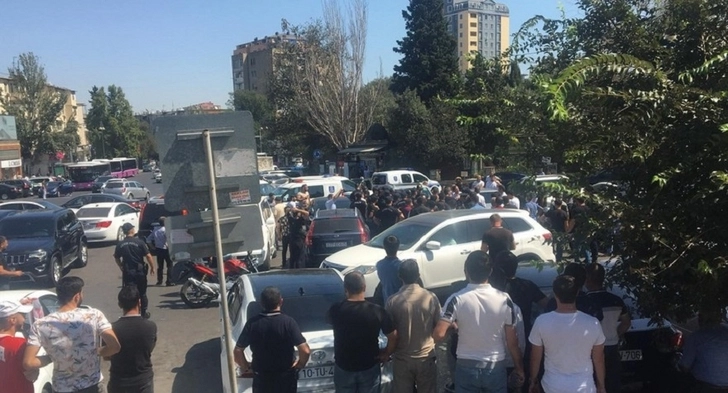 Полиция предотвратила незаконную парковку в Баку
