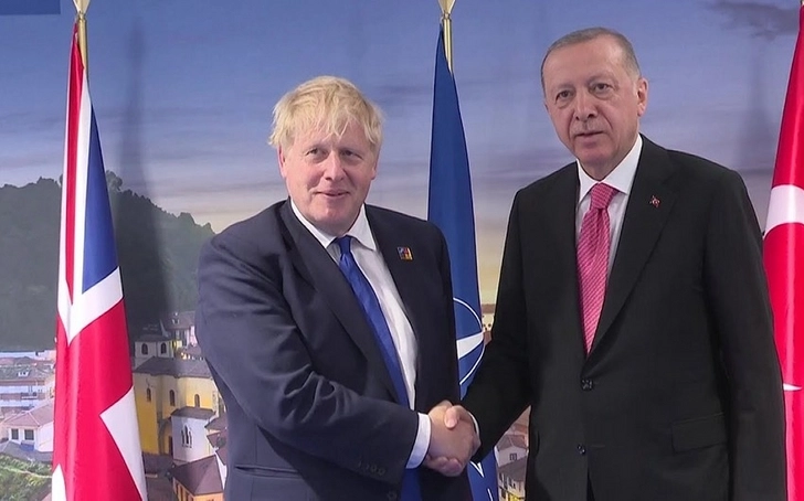 Эрдоган провел телефонный разговор с премьер-министром Великобритании Борисом Джонсоном