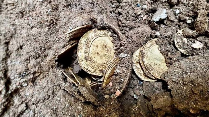В Великобритании обнаружен клад с редчайшими золотыми монетами