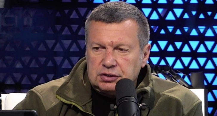 Телеведущий Владимир Соловьев отказался объяснять появление ссадин на лице