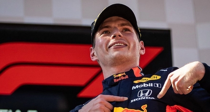 Пилот команды Red Bull выиграл пятую гонку подряд