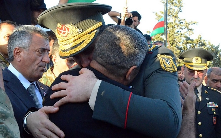 Руководящий состав Минобороны Азербайджана принял участие в похоронах шехидов - ФОТО