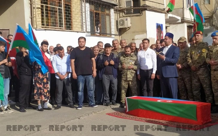 В Баку прошли похороны участника Отечественной войны, скончавшегося от лейкоза - ФОТО