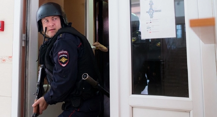 Росгвардия оцепила военкомат из-за сообщения о минировании - ВИДЕО