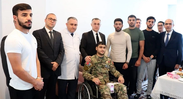 Министр здравоохранения навестил ветеранов, проходящих лечение в Санаторно-курортном реабилитационном центре