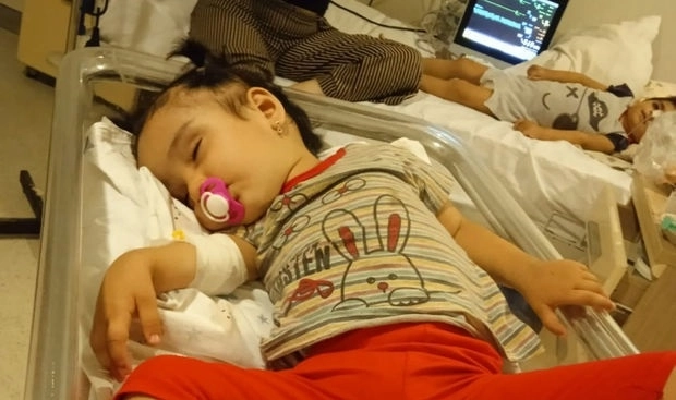 Для выздоровления двухлетней Наргиз не хватает 5 000 манатов - ФОТО
